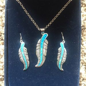 Montana Silversmith Feather Set